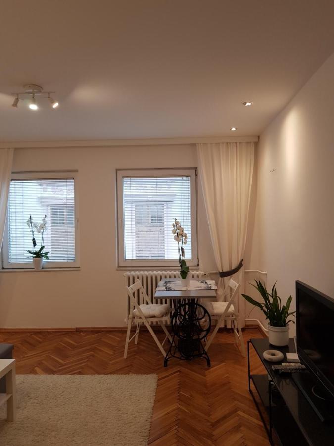 Uma- Urban Mini Apartment Üsküp Dış mekan fotoğraf